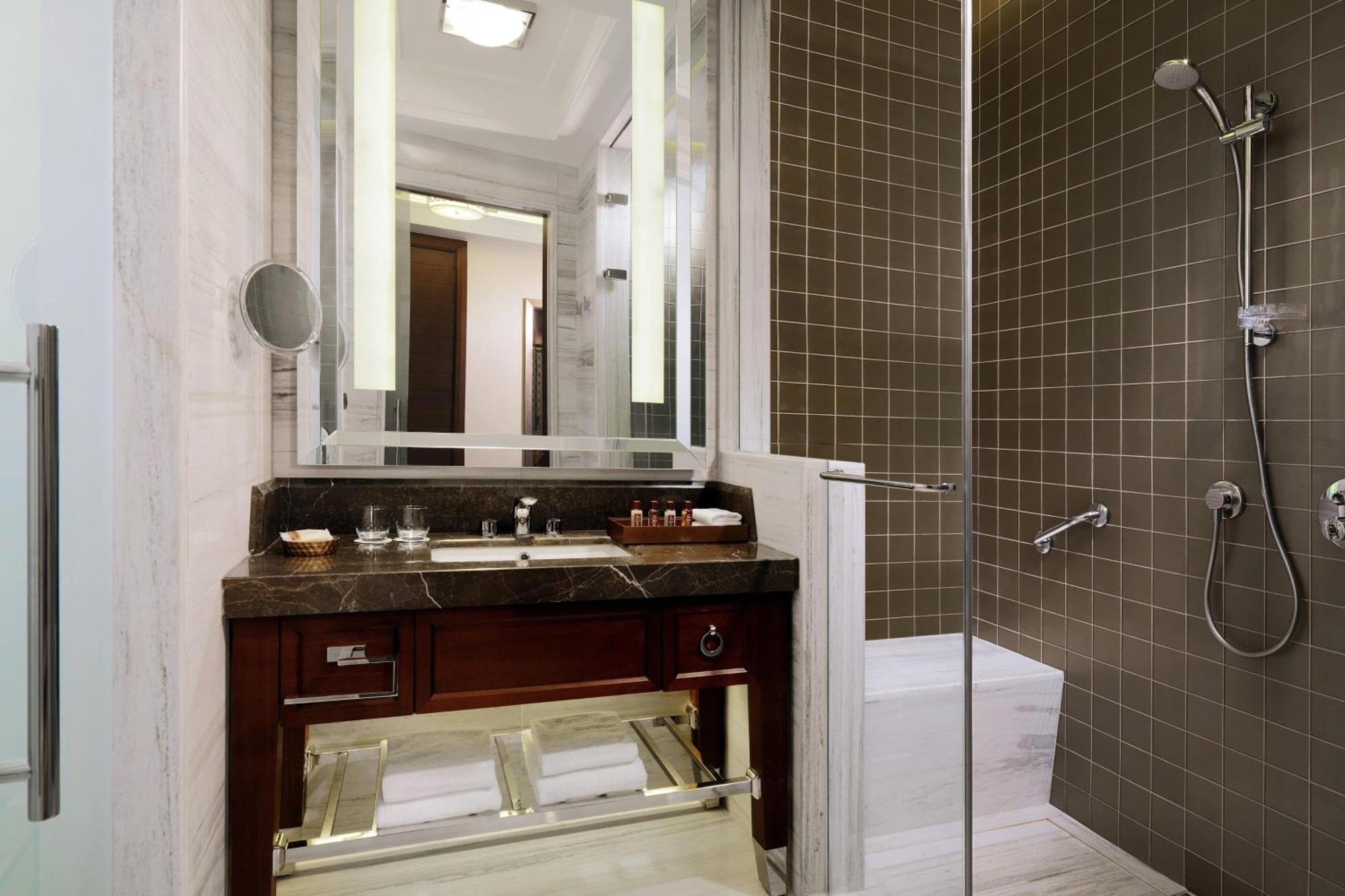 Sheraton Grand Adana Bagian luar foto