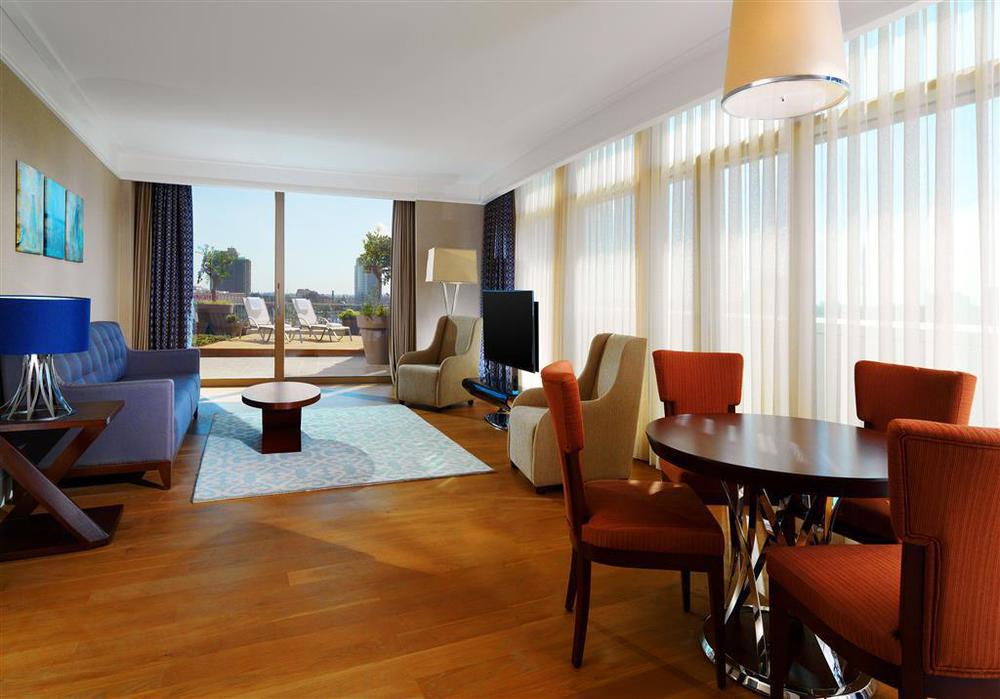 Sheraton Grand Adana Ruang foto